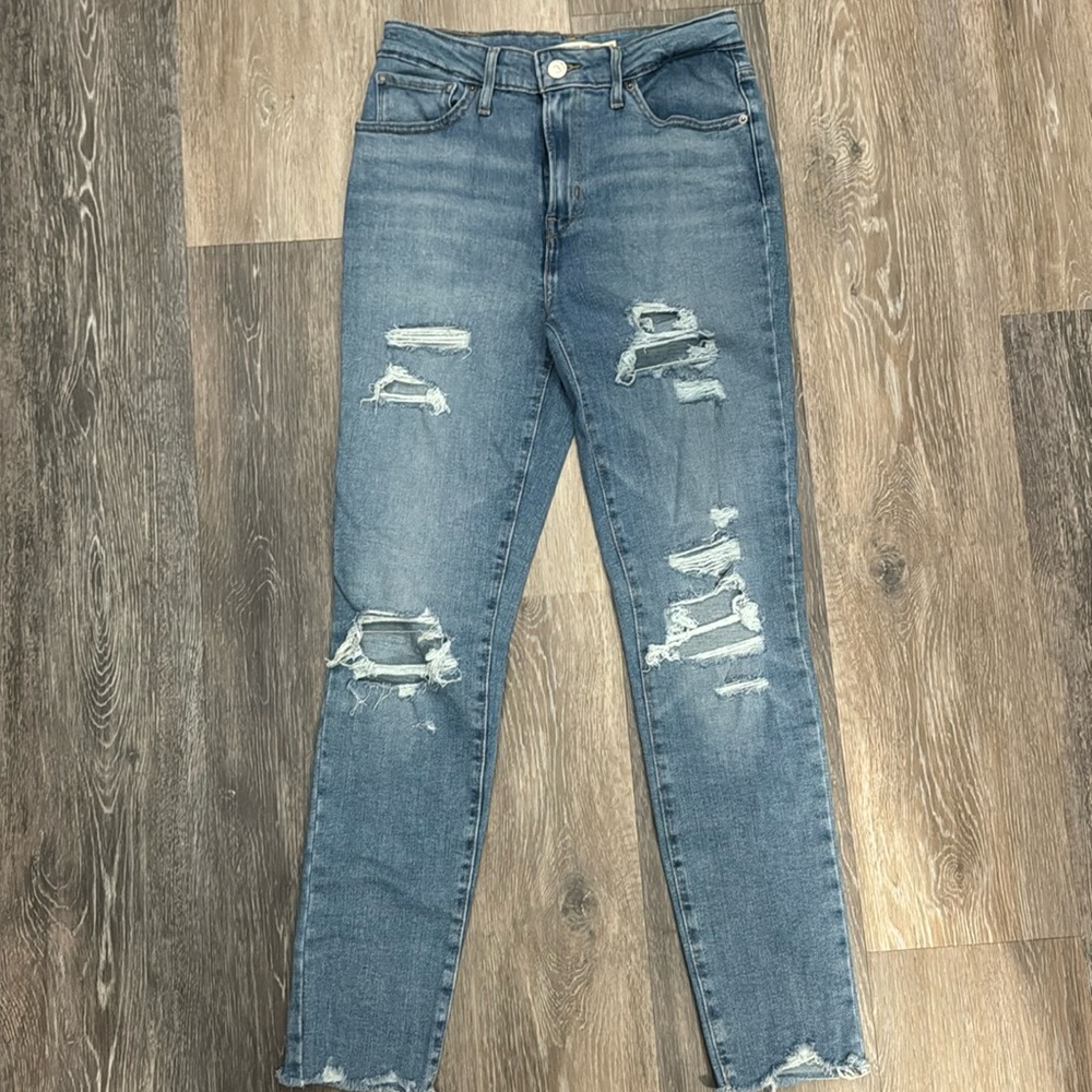 Levi’s Skinny Distressed Jean